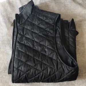 Men’s dark gray vest